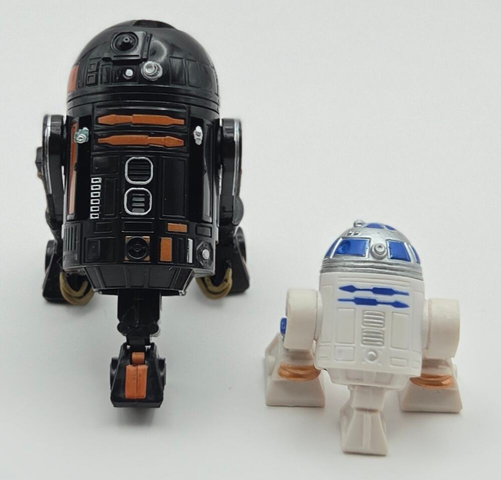 Star Wars Hasbro R2-D2 & R2-Q5 Droid Figure Lot of 2 2011 Astromech